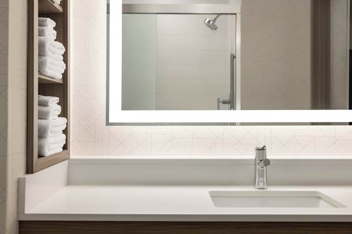 Holiday Inn Express Syracuse Airport by IHG