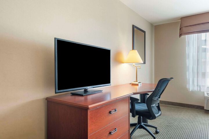Room 30 of 46