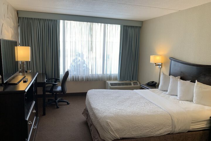 Room 11 of 33