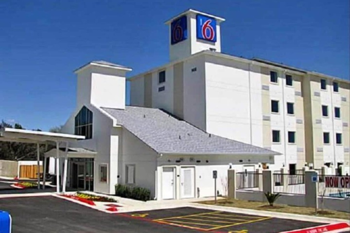 Motel 6 Marble Falls TX