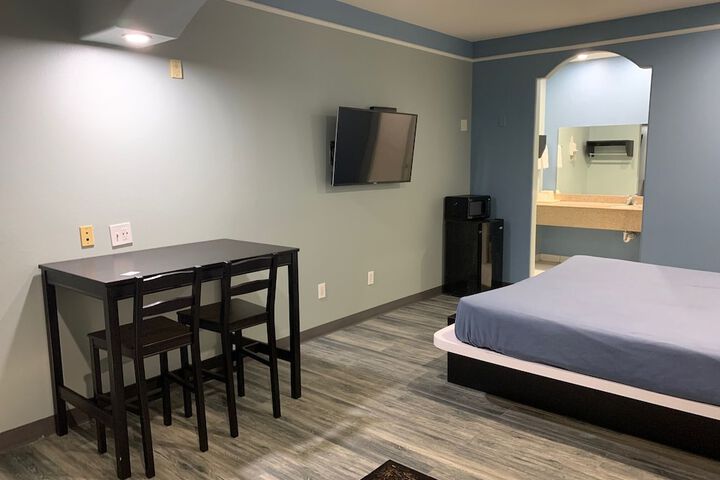 Room 17 of 35