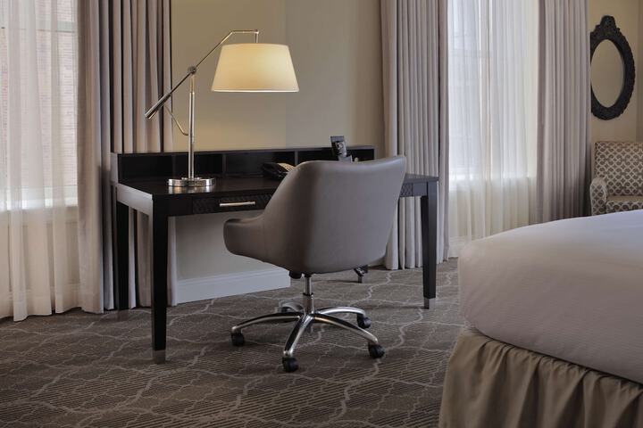 Room 32 of 85