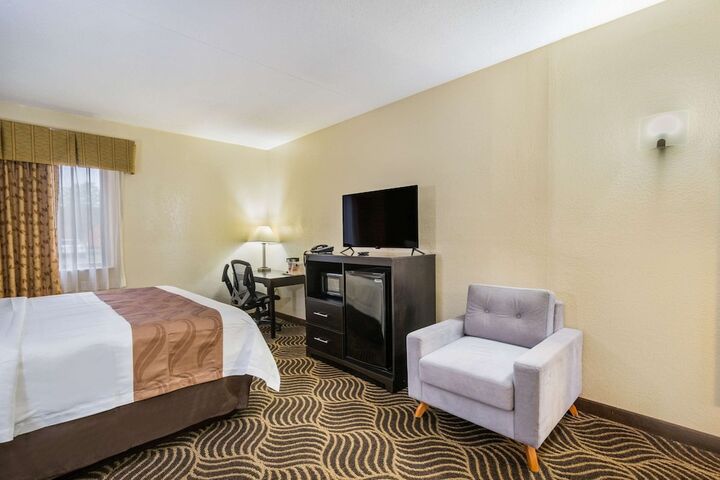 Room 52 of 75