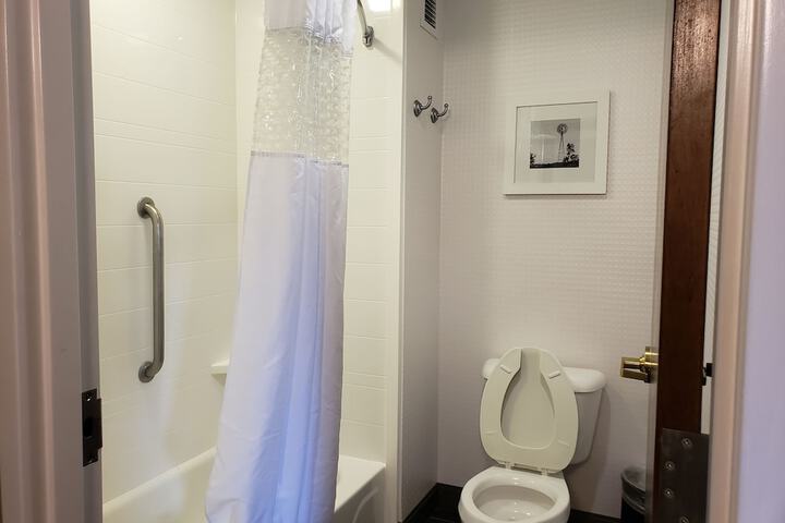 Room 75 of 169
