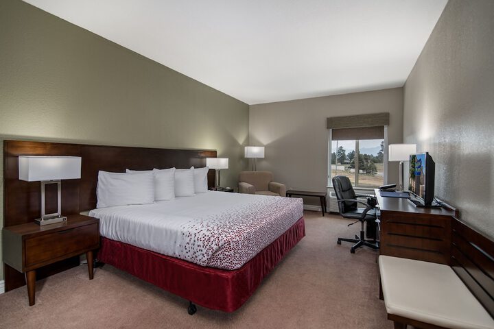 HillSide Inn