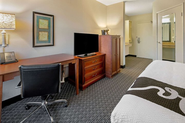 Room 15 of 28