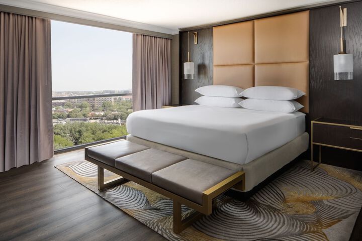 Room 28 of 73