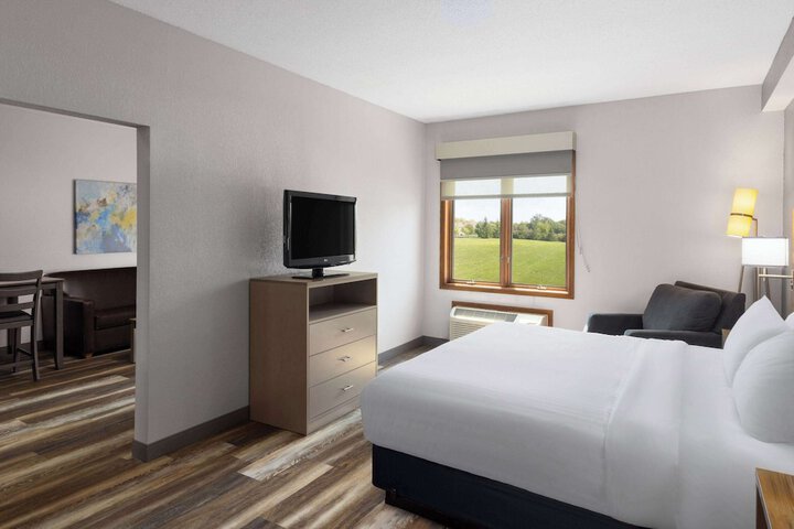 Links Bos Landen Hotel & Spa of Pella Trademark by Wyndham