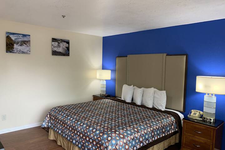 Room 10 of 40
