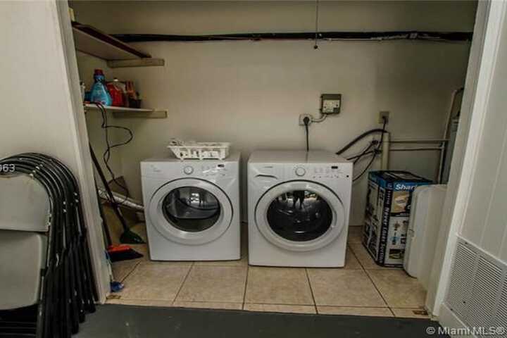 Laundry 27 of 32