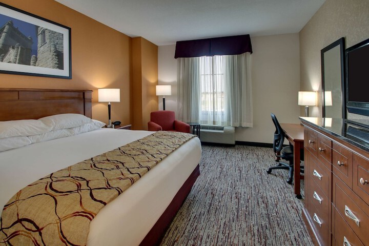 Room 32 of 90