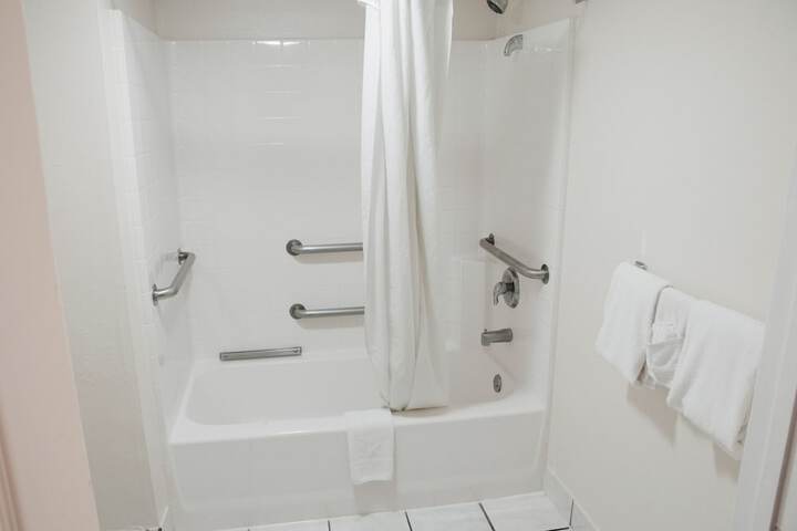 Room 14 of 27