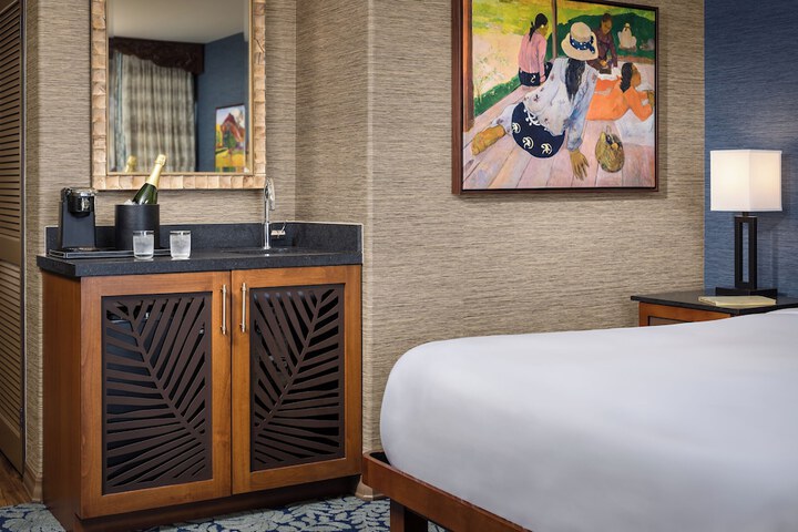 Room 33 of 67
