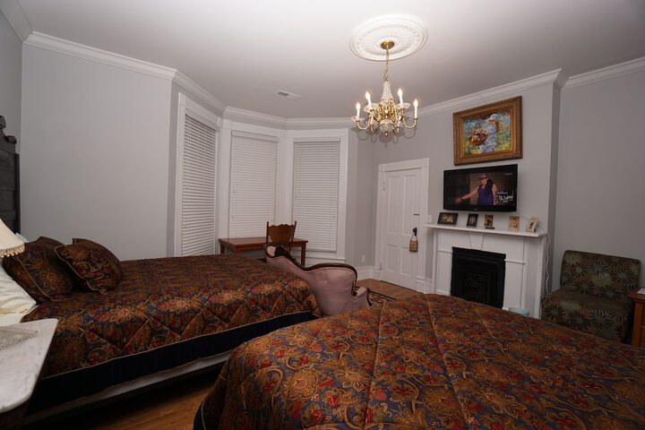 Room 42 of 73