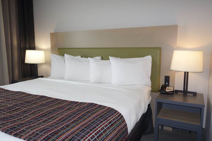 Room 7 of 18