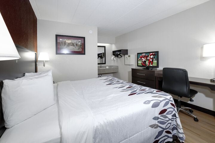 Room 9 of 18