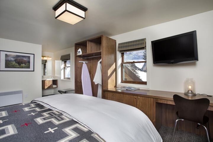 Room 8 of 31
