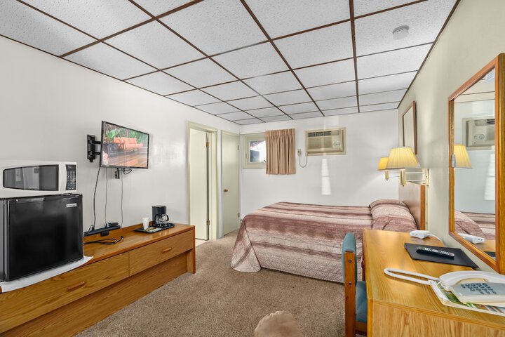 Room 27 of 34