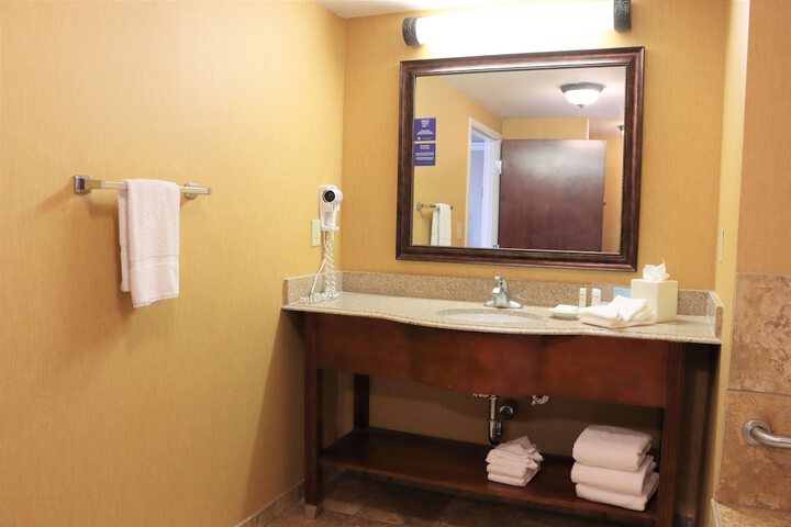 Room 42 of 62