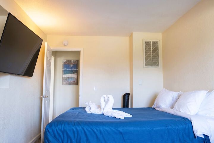 Colonial Inn Motel