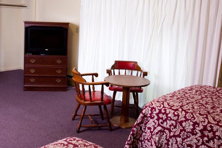 Charlies Motel