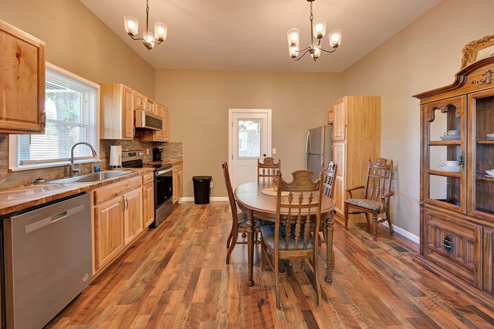 Hopkinsville Home: Walk to Downtown!
