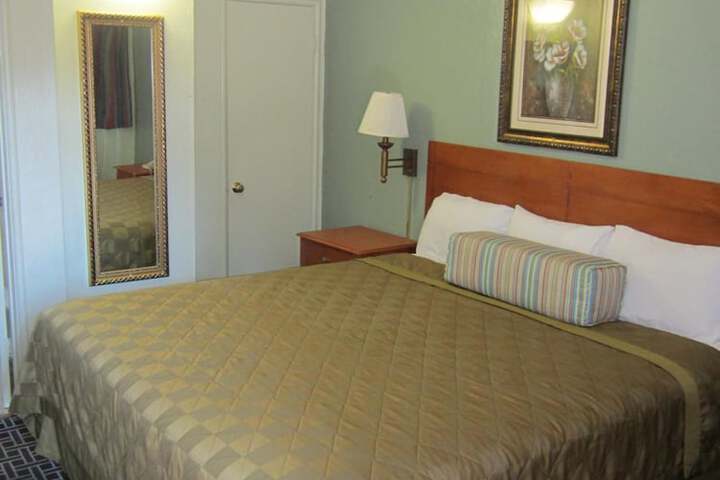 Room 23 of 49