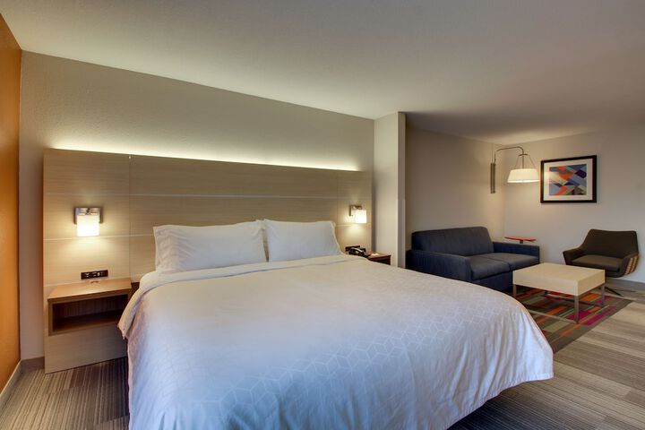 Room 9 of 24