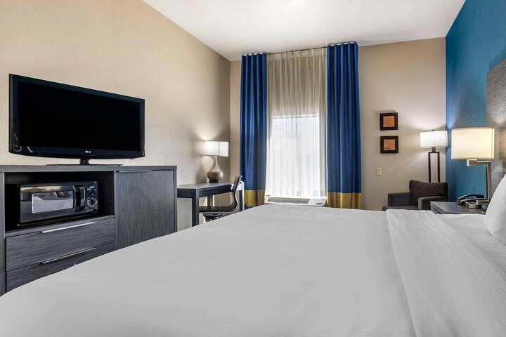 Comfort Inn & Suites Pauls Valley - City Lake
