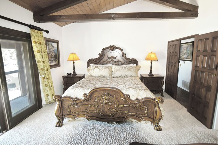 Room 54 of 62