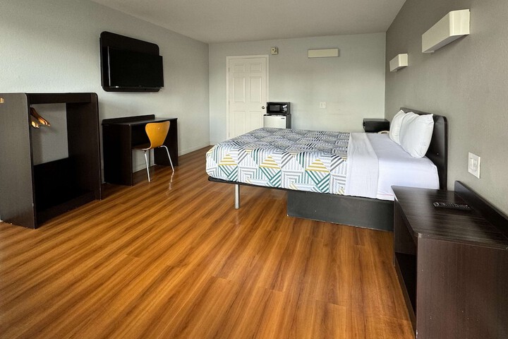 Room 29 of 38