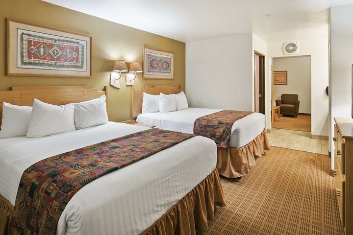 Room 10 of 34