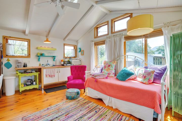 Pet-friendly Patagonia Apt 12 Mi to Wineries!