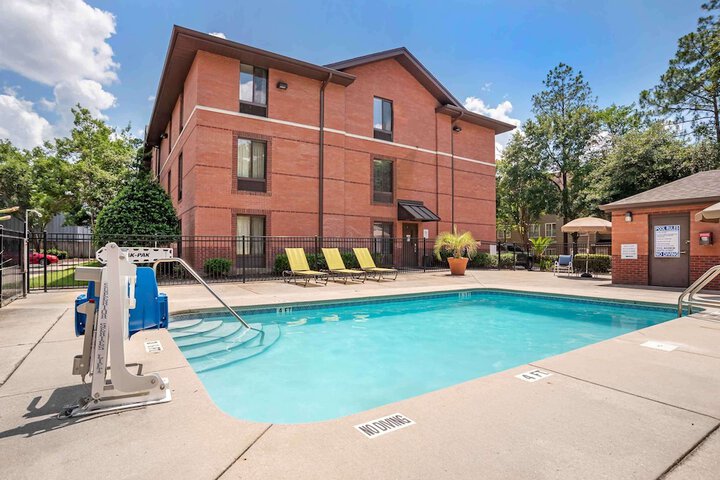 Pool 4 of 35