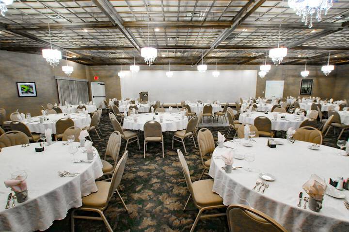 Ballroom/Hall 60 of 68