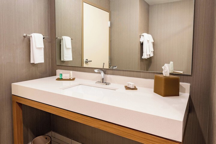 Courtyard by Marriott Winston - Salem Downtown