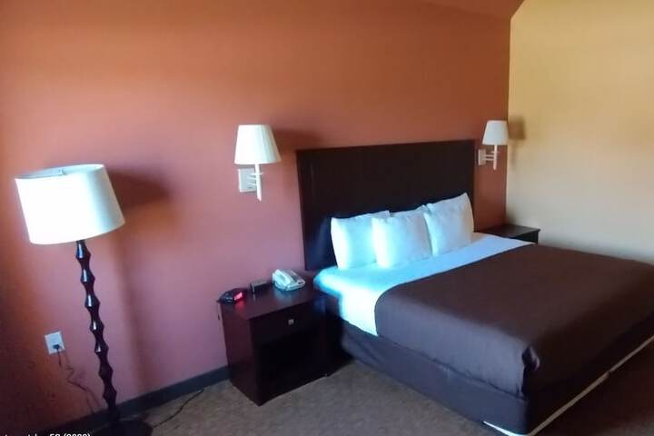 Room 32 of 37