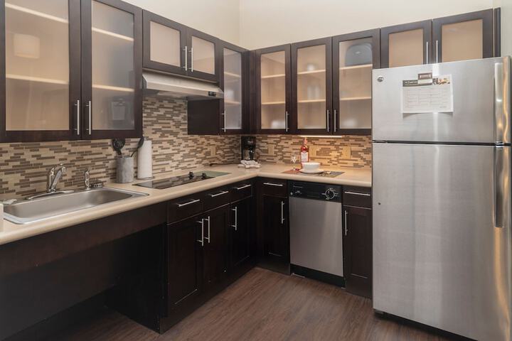 Staybridge Suites Marquette by IHG