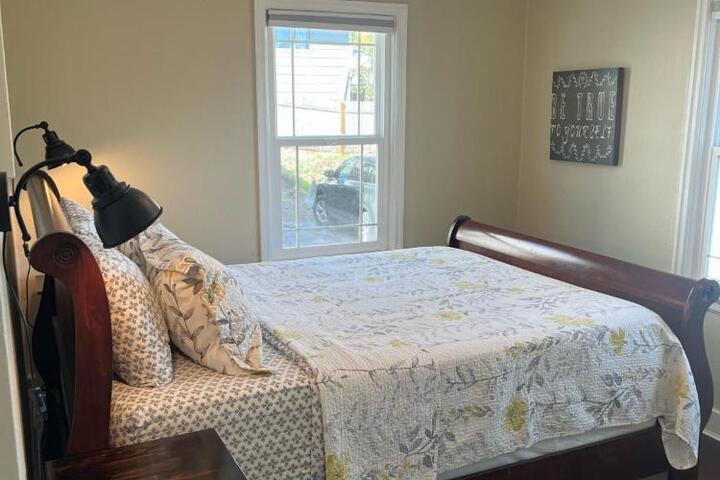 State Street Cottage Suite 2