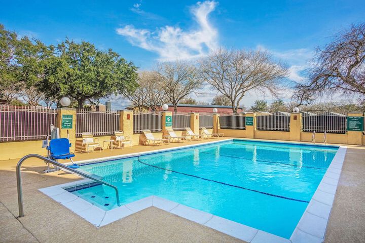 La Quinta Inn & Suites by Wyndham Beeville