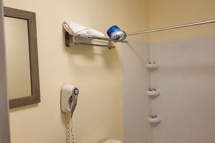 Budget Inn & Suites