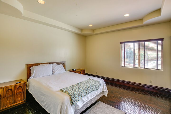 Spacious Fullerton Villa w / Private Pool & Hot Tub