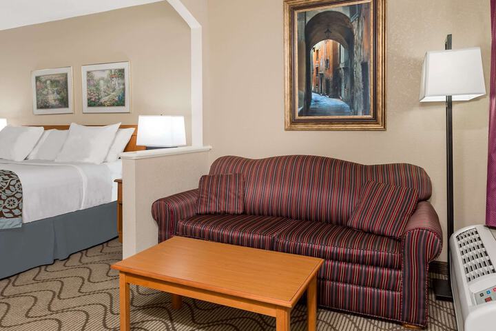 Room 13 of 20