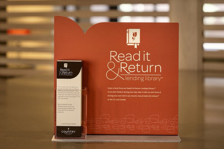 Country Inn & Suites by Radisson Clinton, IA