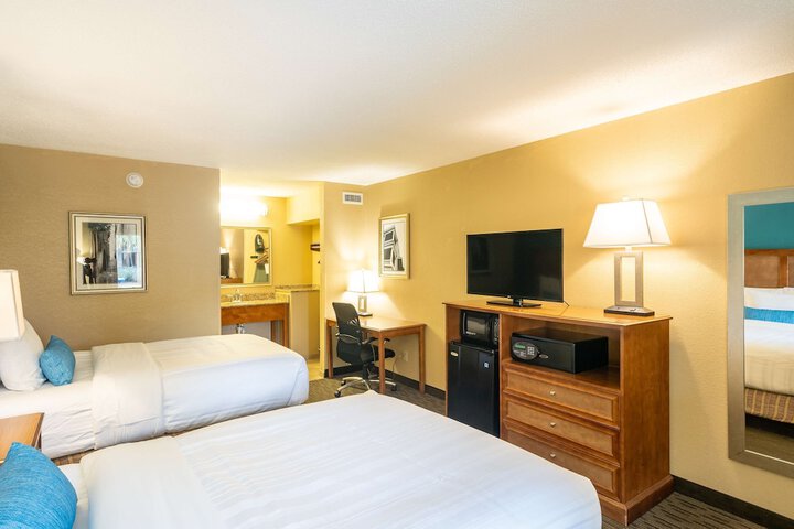 Room 10 of 30