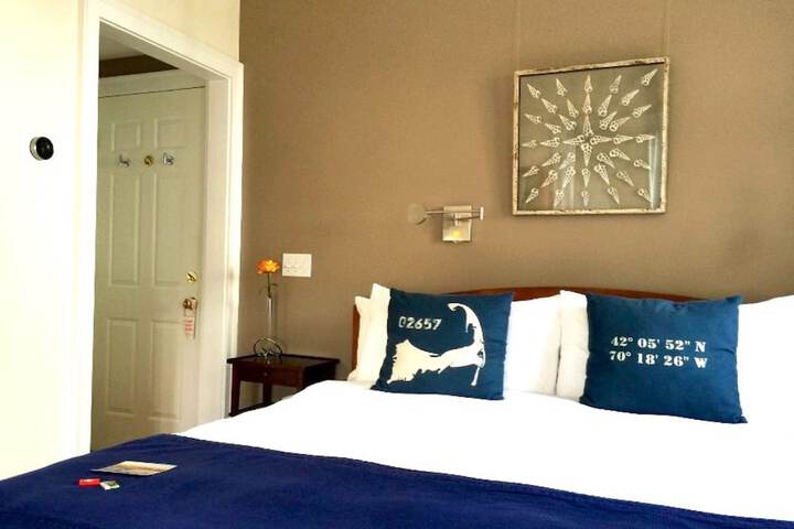 Room 34 of 80