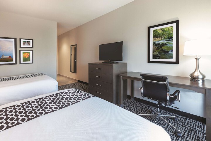 Room 33 of 41