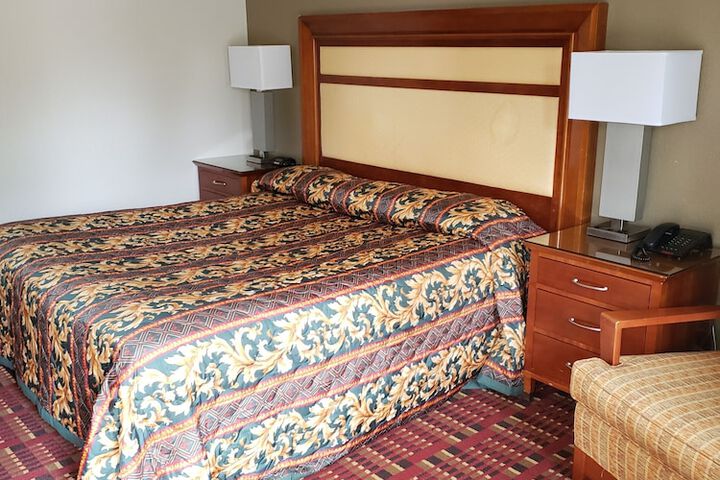 Room 10 of 24