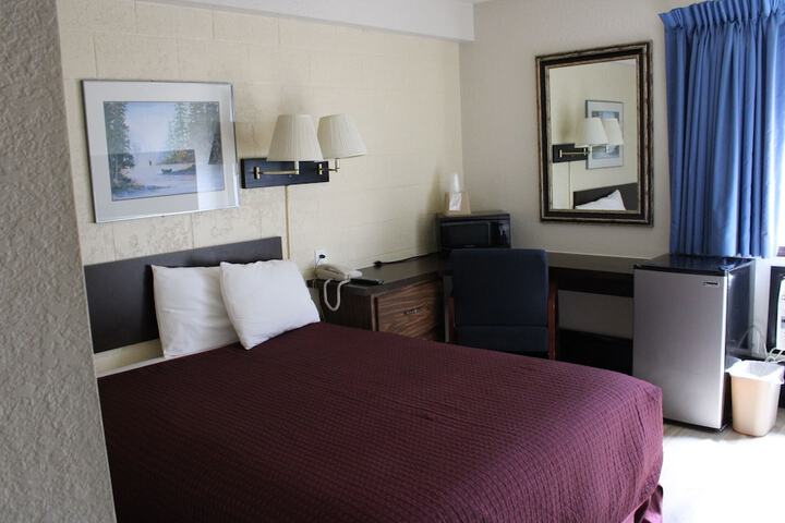 Room 16 of 28