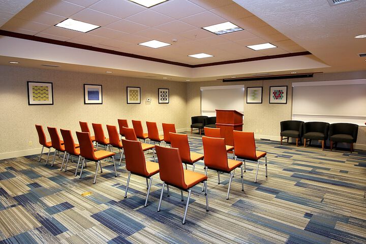 Holiday Inn Express & Suites Ashland by IHG